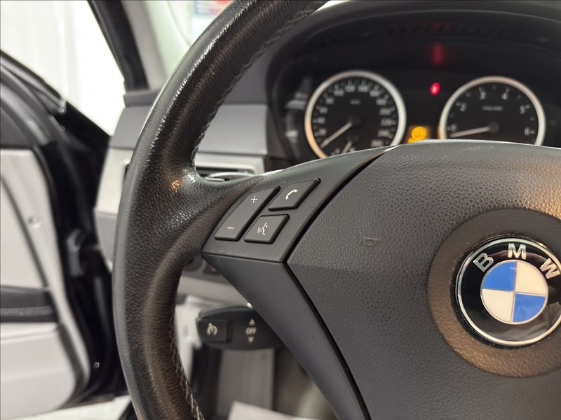 BMW Řada 5 2,2   520i V6 ANGEL SUPER STAV - fotka 11 z 38