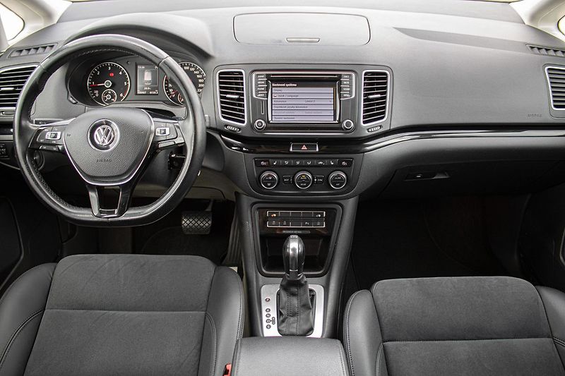 Volkswagen Sharan Highline - fotka 24 z 26