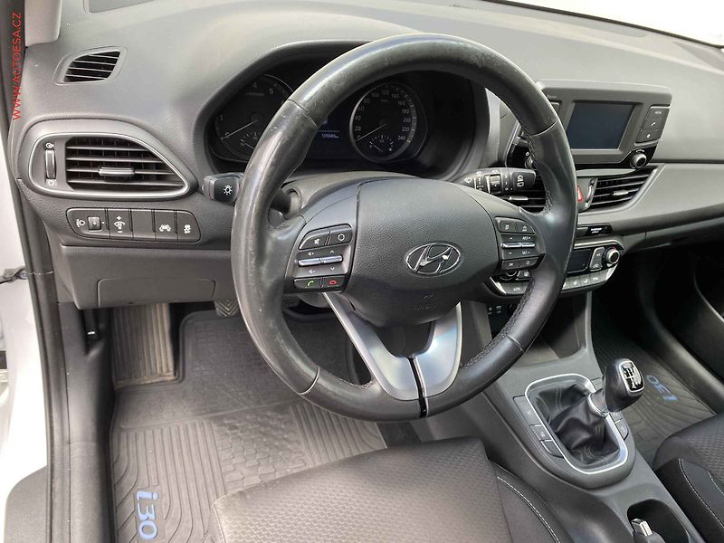 Hyundai i30 (2018) 1.0 T-GDI, 1.maj,ČR, Style - fotka 12 z 19