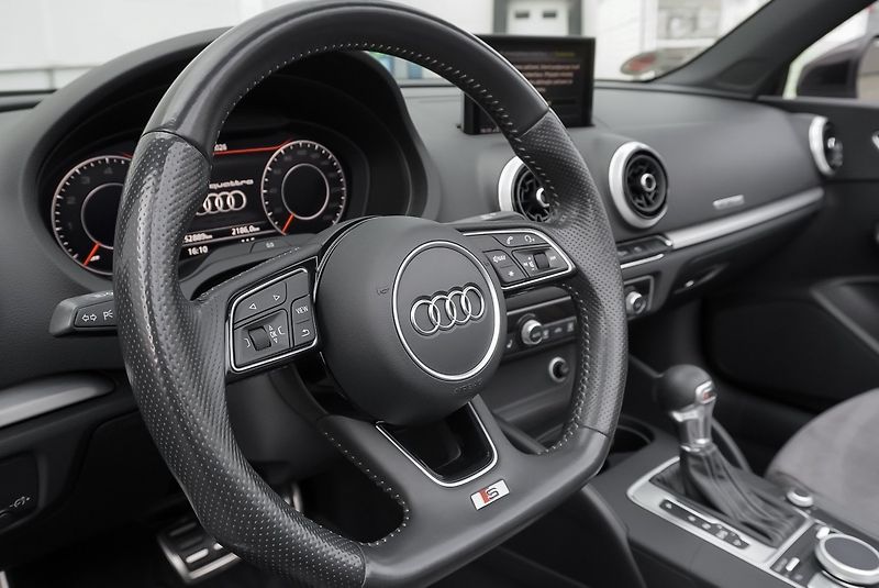 Audi A3 2.0 TFSI 140kW S-LINE QUATTRO - fotka 15 z 37