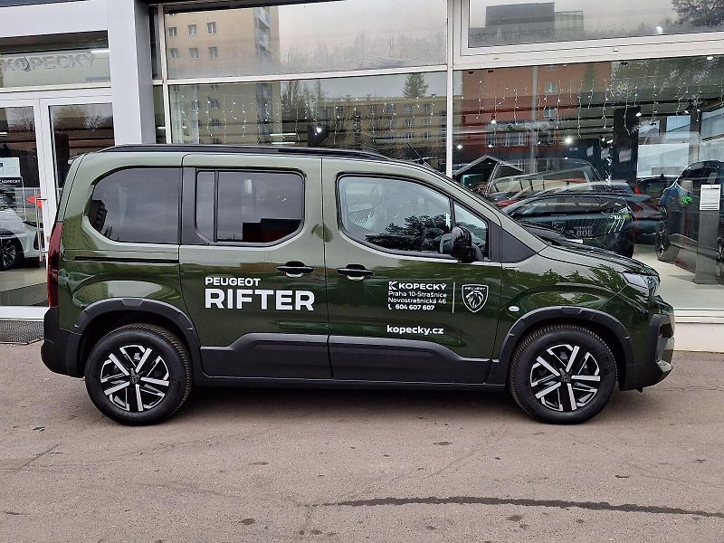 Peugeot Rifter (2025) ALLURE 1.2 PT 110k MAN6 - fotka 8 z 22