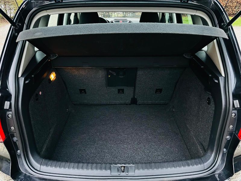 Volkswagen Tiguan 1.4TSi MANUÁL VÝHŘEV SERVISKA - fotka 22 z 45