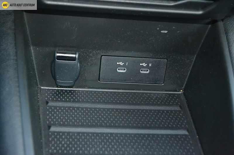 Renault Captur techno E-Tech full hybrid 145 - fotka 21 z 51