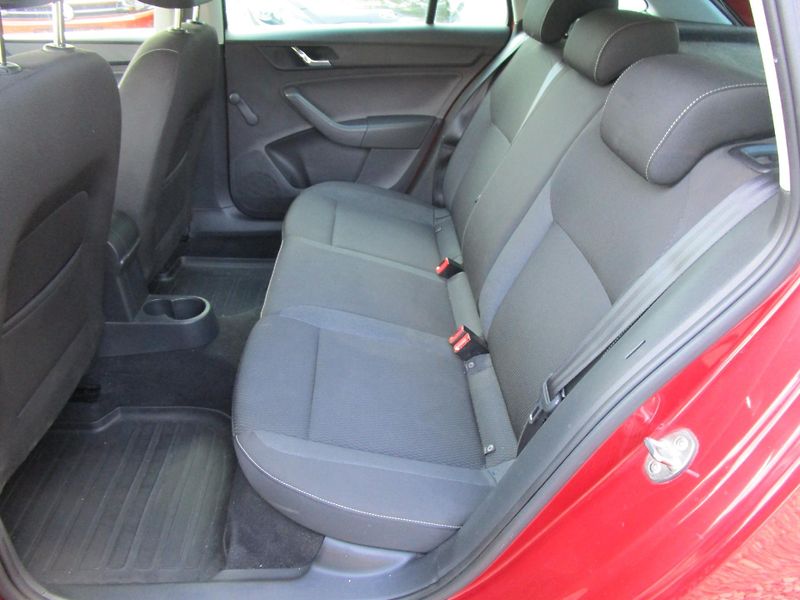 Škoda Rapid - fotka 9 z 17
