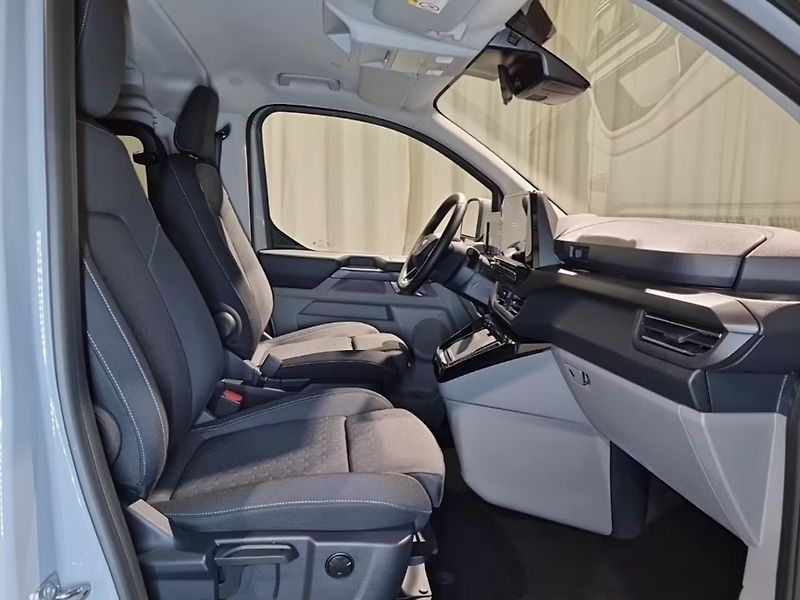 Ford Tourneo Custom (2026) Nugget Titanium 320 L2 - fotka 4 z 12