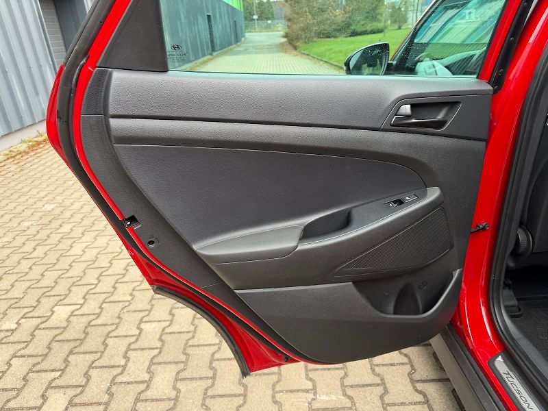 Hyundai Tucson 2,0 CRDi 4WD /N-line/1.maj./ČR - fotka 14 z 37