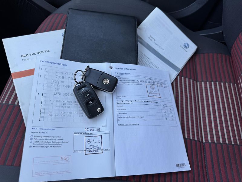 Volkswagen Caddy 1.6TDi,75kw,5míst,klima,Tažné. - fotka 37 z 37