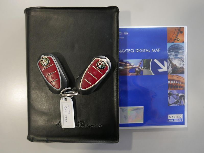 Alfa Romeo Giulietta 1,4 TB 125kW Navi Panorama - fotka 33 z 37