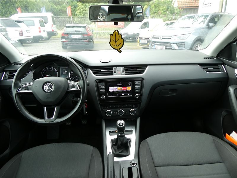 Škoda Octavia 1,6 TDi 81kW STYLE, DPH, ČR - fotka 26 z 38