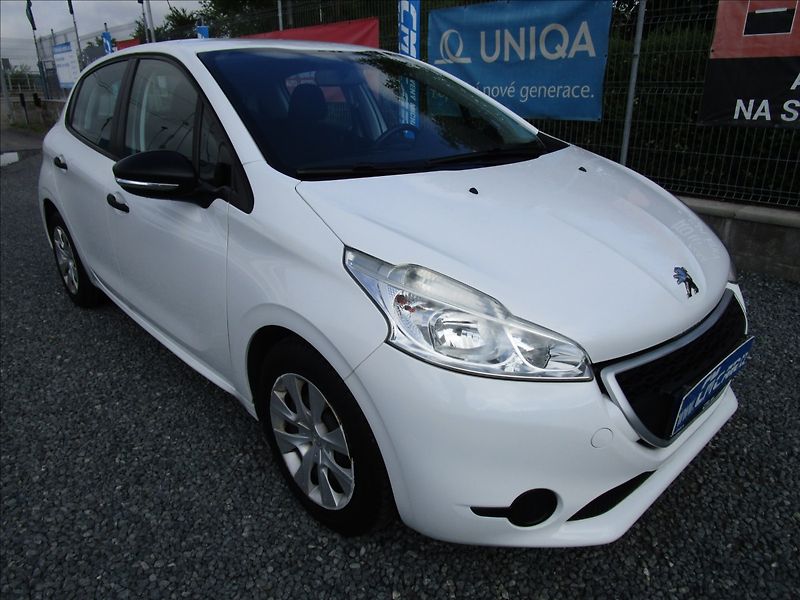 Peugeot 208 1.0i - fotka 3 z 40