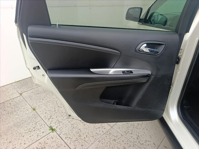 Fiat Freemont 2,0 MJT 4x4 7Míst AUTOMAT Navi - fotka 22 z 44