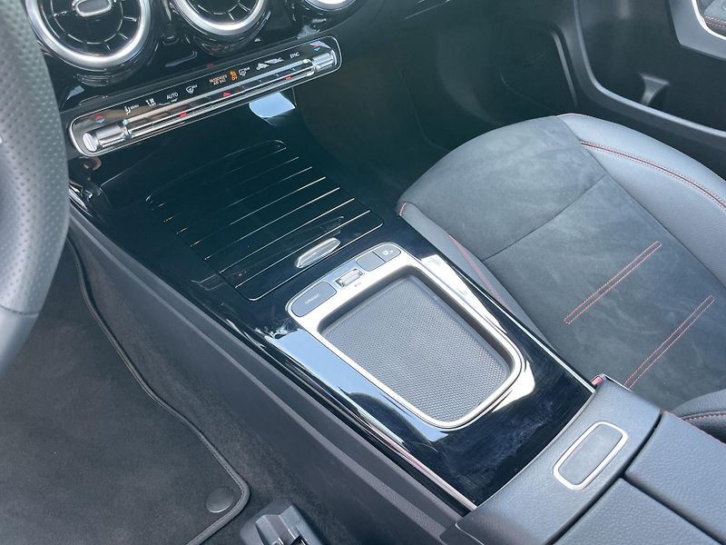 Mercedes-Benz Třídy A 200 AMG - fotka 14 z 27