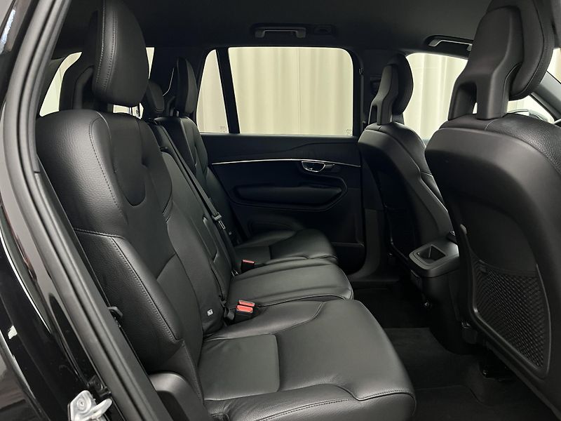 Volvo XC90 B5 AWD MOMENTUM PRO AUT - fotka 19 z 40