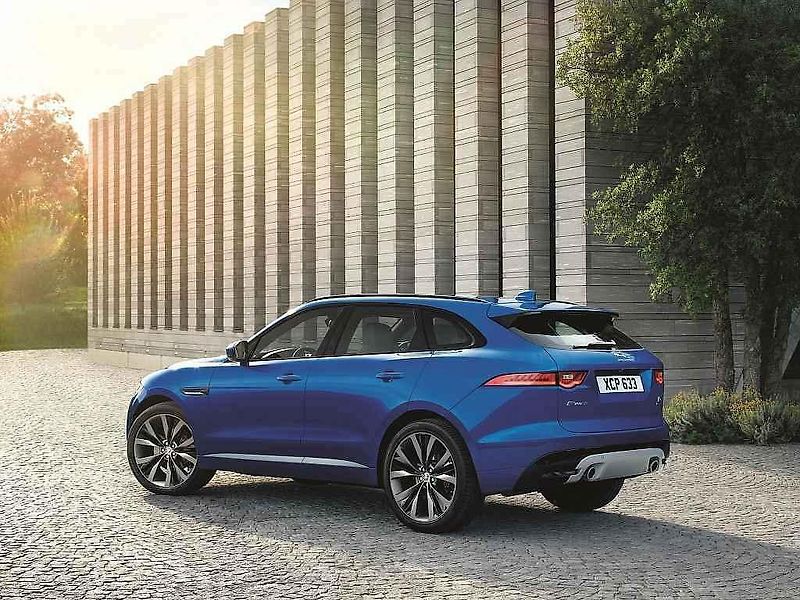 Jaguar F-Pace.
