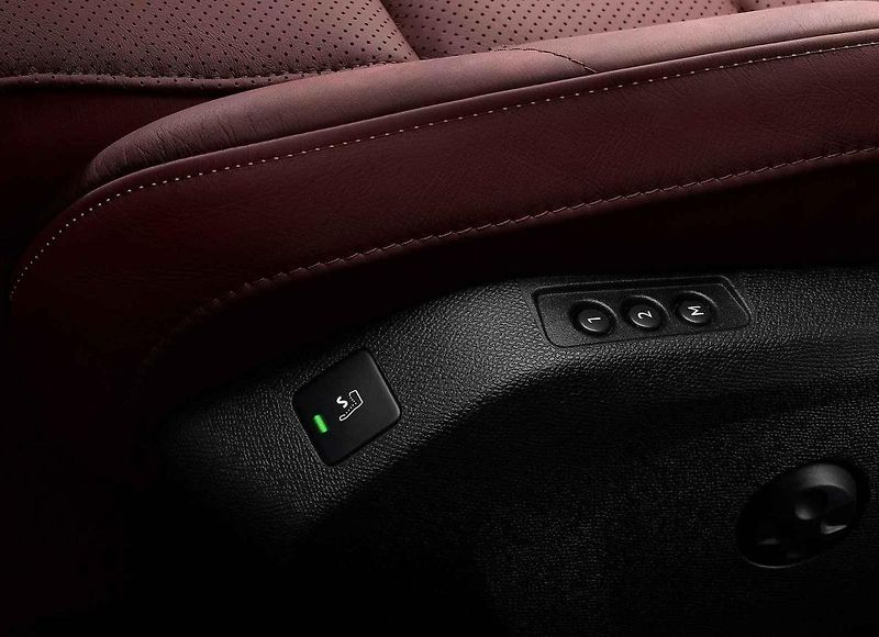 Vlajková loď francouzského automobilového průmyslu se dobře vyjímá v každém prostředí