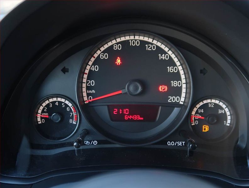 Volkswagen up! (2016) 1.0 MPI, Serv.kniha, Navi - fotka 11 z 14