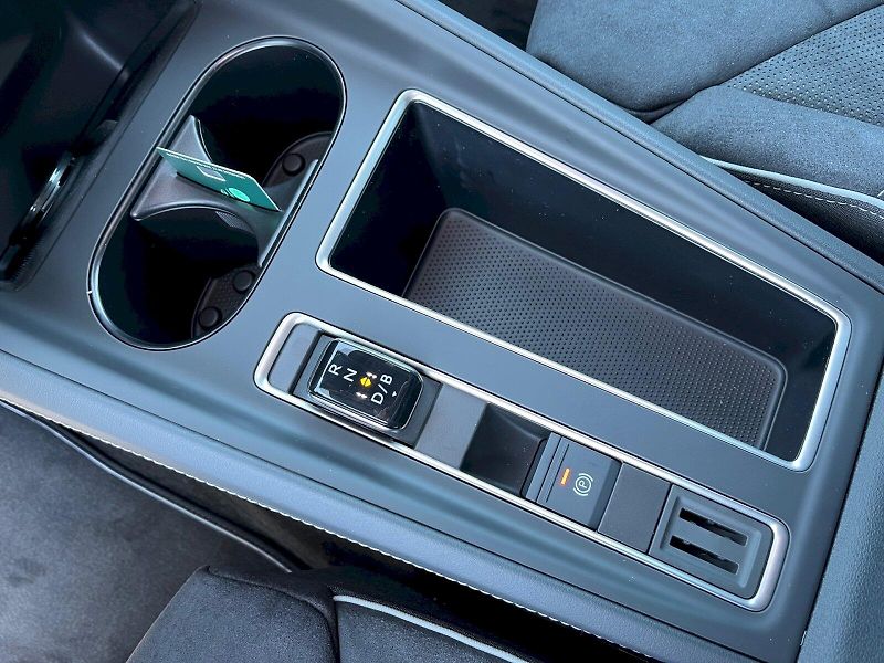 Škoda Enyaq (2026) SPORTLINE 210 KW / 82 KWH 2X4 - fotka 29 z 34