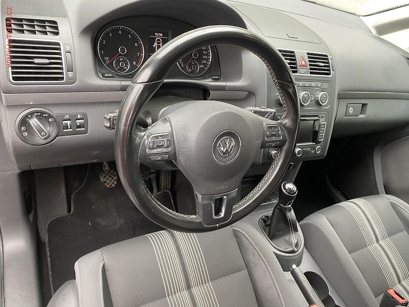 Volkswagen Touran (2013) 1.2 TSi, Match, navi, TZ, - fotka 12 z 17