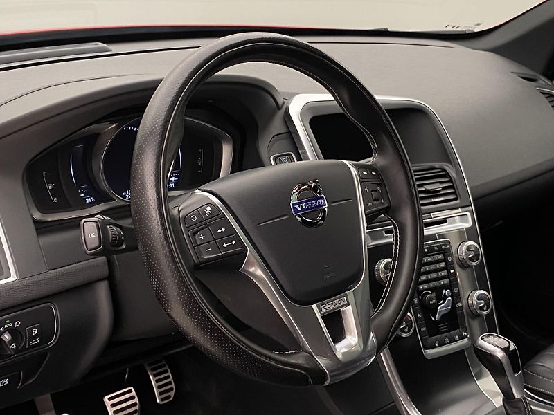 Volvo XC60 D3 R-DESIGN - fotka 18 z 45