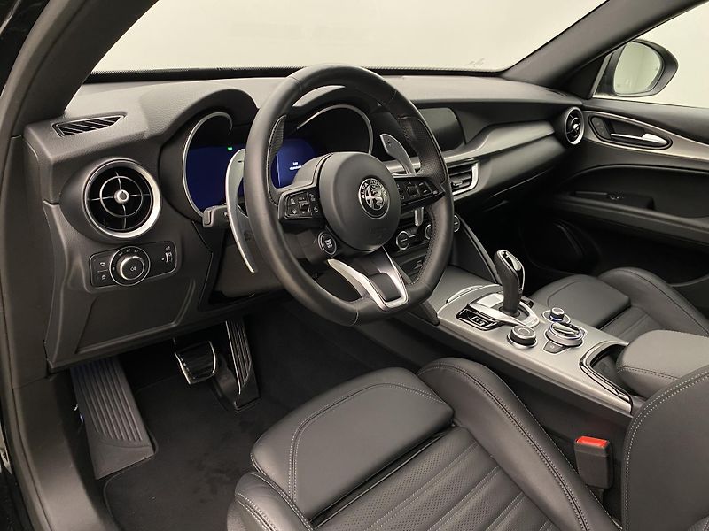 Alfa Romeo Stelvio VELOCE 2.2JTDm REZERVACE - fotka 4 z 62
