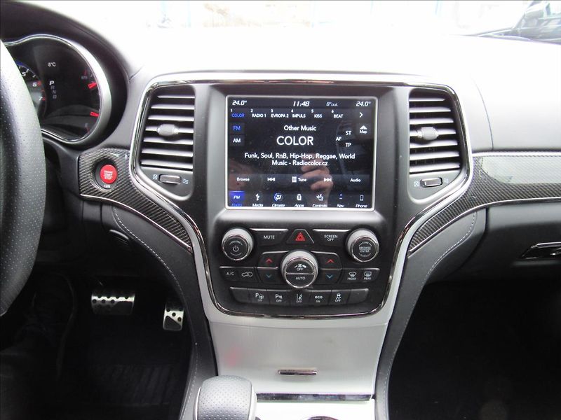 Jeep Grand Cherokee 6,2 V8 HEMI Trackhawk 527kW - fotka 12 z 37