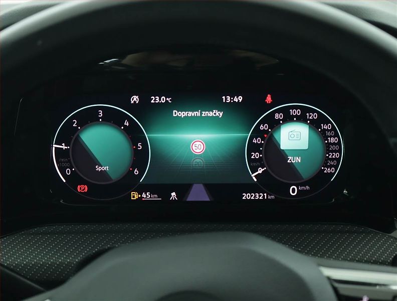 Volkswagen Golf (2022) R-Line 2.0 TDI, Kůže, Navi - fotka 11 z 15