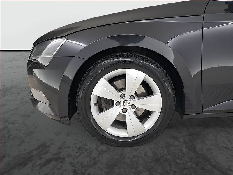 Škoda Superb (2019) 2.0 TDI, Automat, Kůže, Navi - fotka 15 z 26