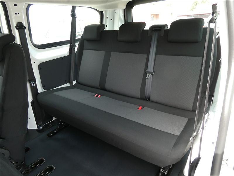 Peugeot Expert 1,5 HDi 1.MAJ.,LONG,9.míst,DPH - fotka 20 z 44