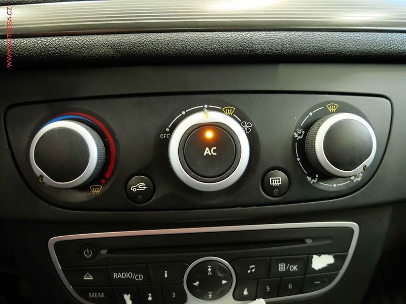 Renault Mégane (2009) 1.6i, AC, STK6/28 - fotka 16 z 17
