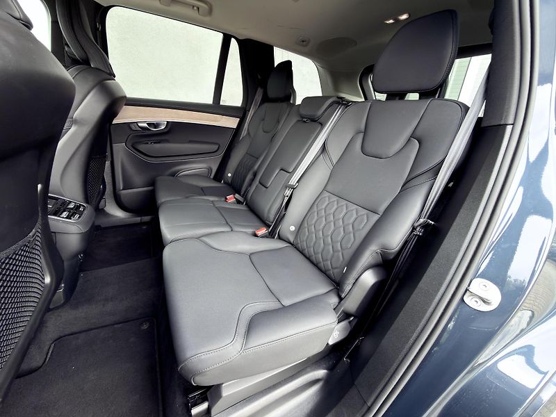 Volvo XC90 B5 AWD PLUS BRIGHT // +kola  - fotka 15 z 50