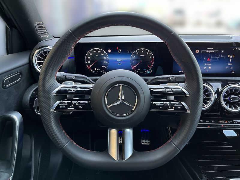 Mercedes-Benz Třídy A A-Třída 200 AMG Night - fotka 11 z 18