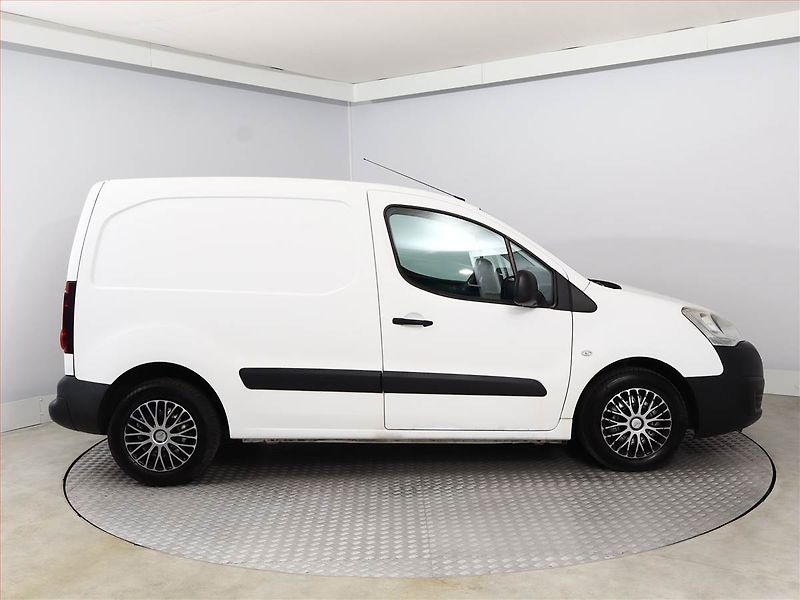 Peugeot Partner (2017) 1.6 HDi, ČR, DPH - fotka 6 z 10