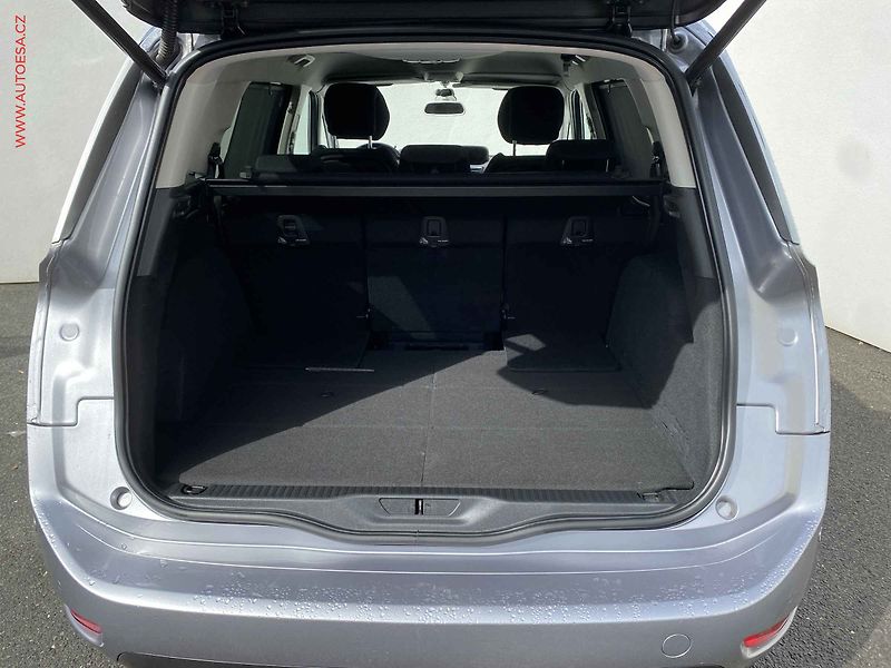 Citroën Grand C4 Picasso (2017) 2.0 HDi, Shine, AT, navi - fotka 7 z 21
