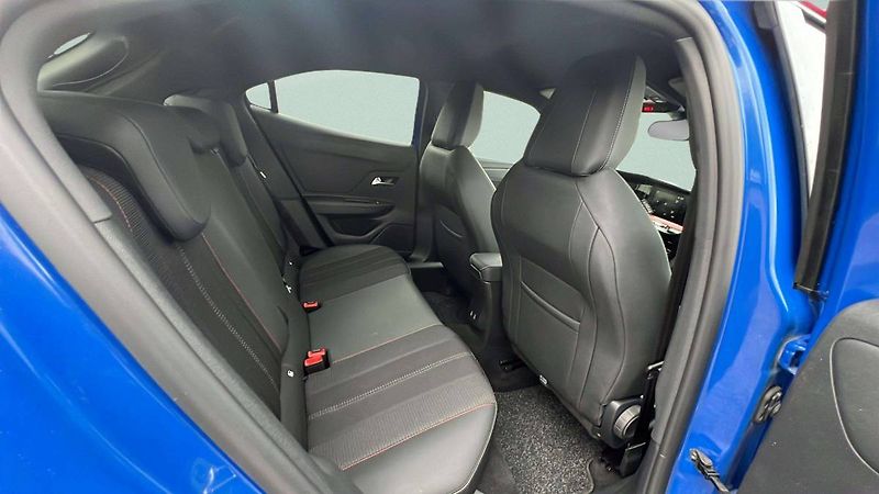 Opel Mokka GS Line 5DR 1.2 TURBO 74kW MT6 - fotka 33 z 40