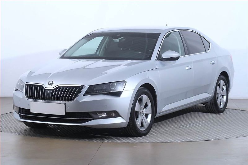 Škoda Superb (2018) 2.0 TDI, 4X4, Automat, Navi - fotka 2 z 24