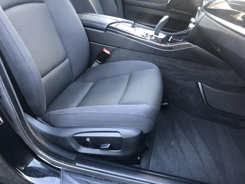 BMW Řada 5 (2015) 518d Touring NAVI velmi pěkný - fotka 38 z 76