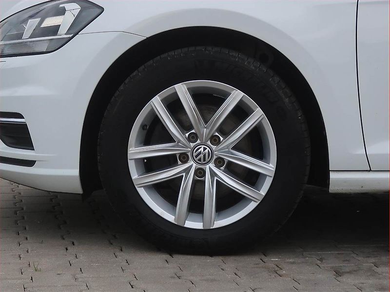 Volkswagen Golf (2020) Comfortline 1.5 TSI, Navi - fotka 15 z 17