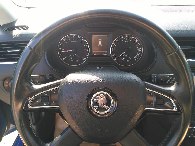 Škoda Octavia 1,6 TDI * DSG * /77 kW/ - fotka 21 z 40