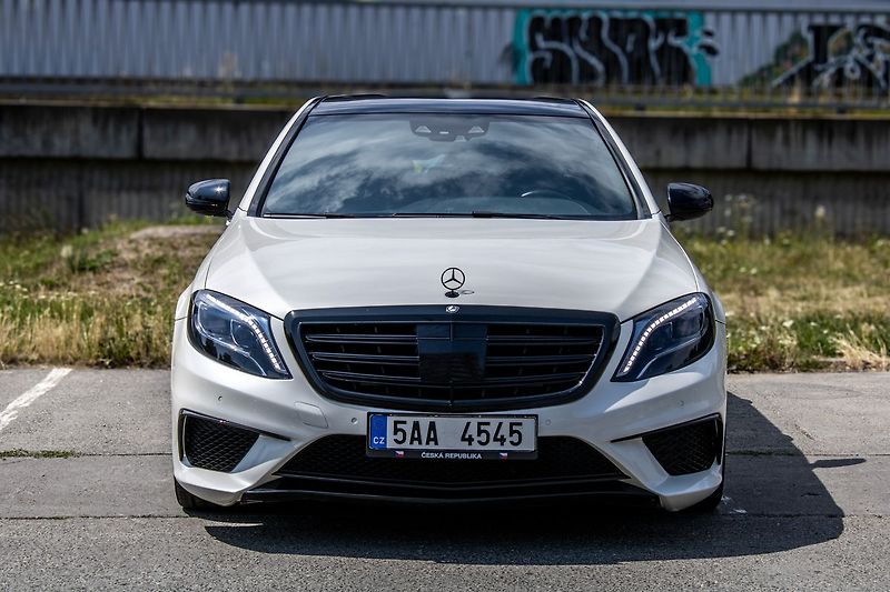 Mercedes-Benz Třídy S BLUETEC 4MATIC 2015 - fotka 2 z 37