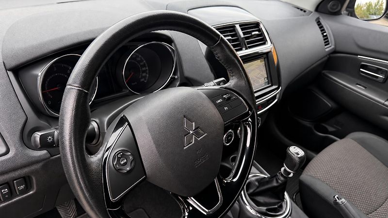 Mitsubishi ASX (2016) 1.6Di-D, ČR,4X4 - fotka 13 z 56