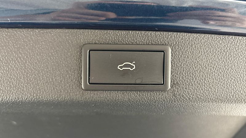 Škoda Superb 2.0 TDI DSG 4x4 Scout Combi - fotka 21 z 34