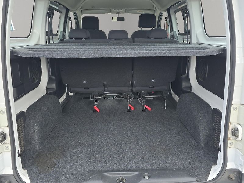 Nissan e-NV200 (2018) 80kW , Výhřev sed. - fotka 19 z 19