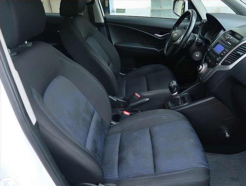 Hyundai ix20 (2016) 1.4 CRDi - fotka 9 z 14