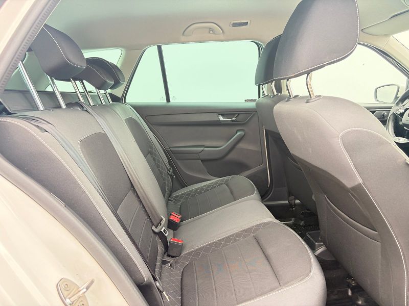Škoda Fabia (2023) Combi 1.0 TSI / 70kW / AMBITIO - fotka 9 z 31