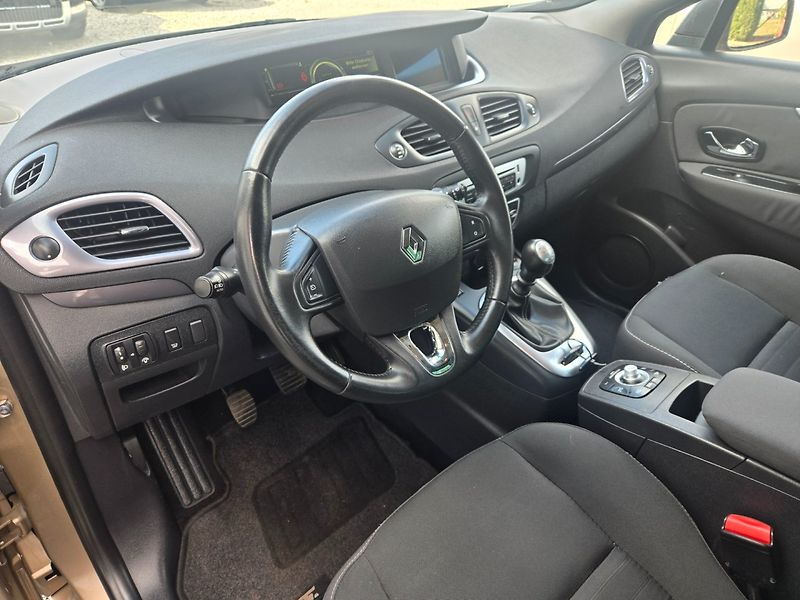 Renault Scénic (2015) 1.6i16V Limited,TOP.ROZVODY - fotka 22 z 33