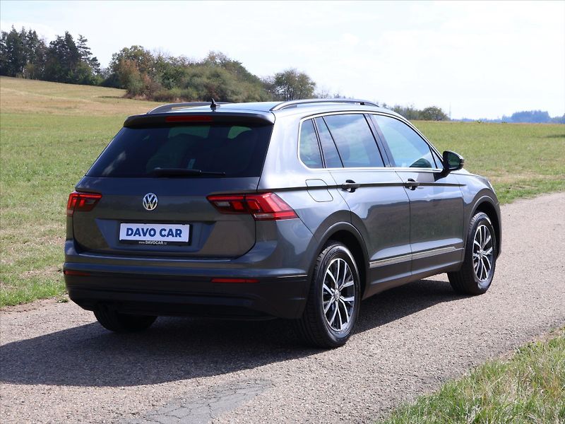 Volkswagen Tiguan 1,4 TSI 110kW DSG LED 1.Maj. - fotka 7 z 27