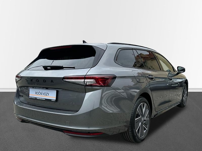 Škoda Superb Combi Sportline 2,0 TDI 110 kW - fotka 2 z 24