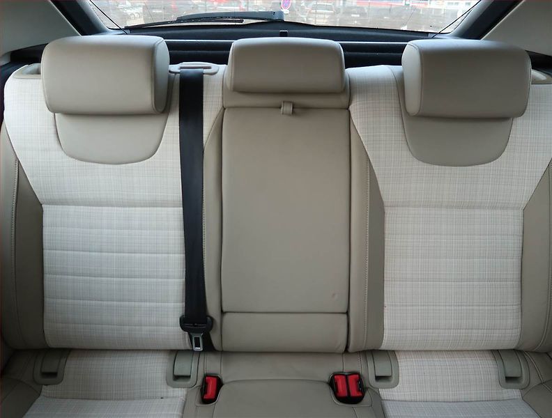 Škoda Octavia (2013) Elegance 1.8 TSI, Serv.kniha - fotka 10 z 23