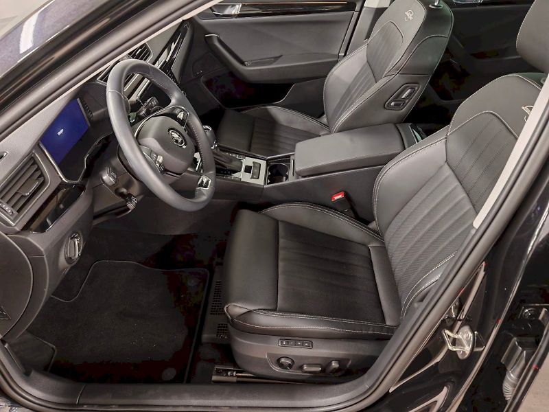 Škoda Superb (2024) 2.0 TSI 206 kW DSG 4x4 L&K - fotka 19 z 28