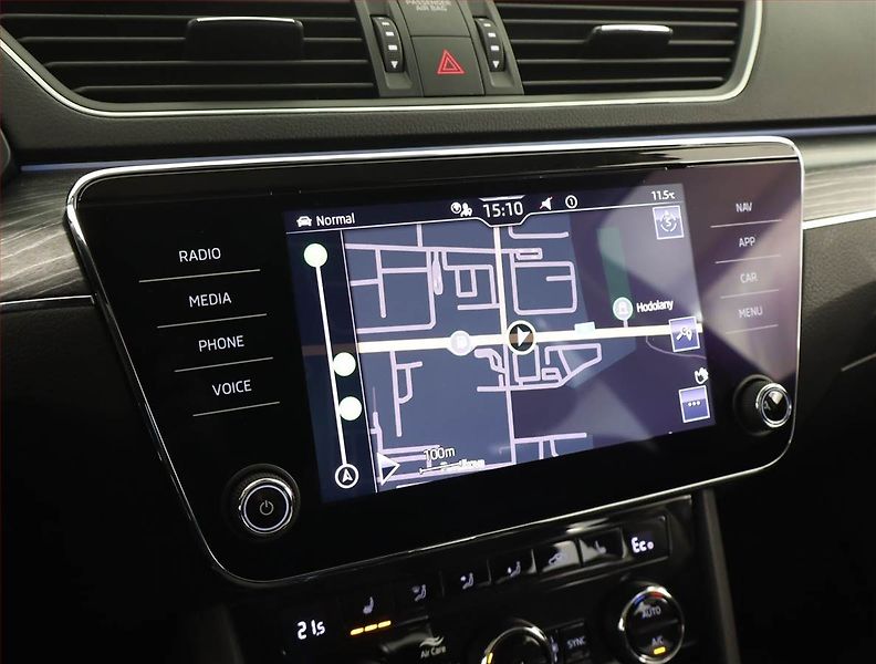 Škoda Superb (2020) Style iV 1.4 TSI PHEV - fotka 21 z 25